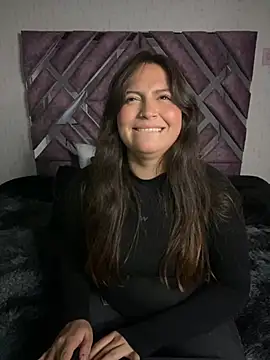 Snapshot of PoliBenett_ chatting on January 2, 2025, 11:16 pm PoliBenett  online show from January 2, 2025, 11:16 pm