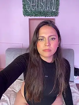 Snapshot of PoliBenett_ chatting on February 1, 2025, 5:47 pm PoliBenett  online show from February 1, 2025, 5:47 pm