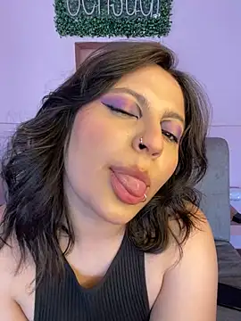Snapshot of PoliBenett_ chatting on February 6, 2025, 4:36 pm PoliBenett  online show from February 6, 2025, 4:36 pm