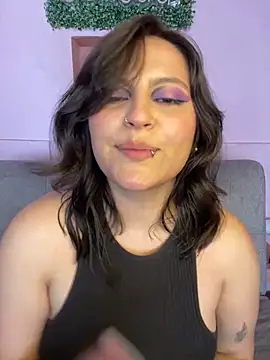 Snapshot of PoliBenett_ chatting on February 6, 2025, 7:40 pm PoliBenett  online show from February 6, 2025, 7:40 pm
