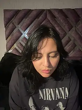 Snapshot of PoliBenett_ chatting on March 21, 2025, 12:40 am PoliBenett  online show from March 21, 2025, 12:40 am