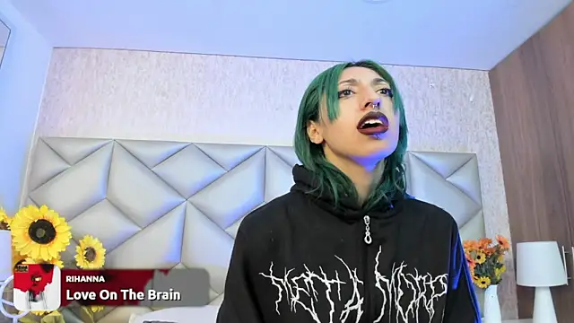 Im gaia online show from November 24, 2025, 12:27 pm