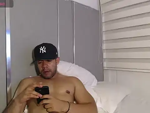 Snapshot of FaustoCock chatting on January 29, 2025, 2:51 am FaustoCock online show from January 29, 2025, 2:51 am