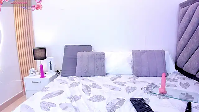 ValeryPettry 1 online show from December 28, 2024, 10:13 pm