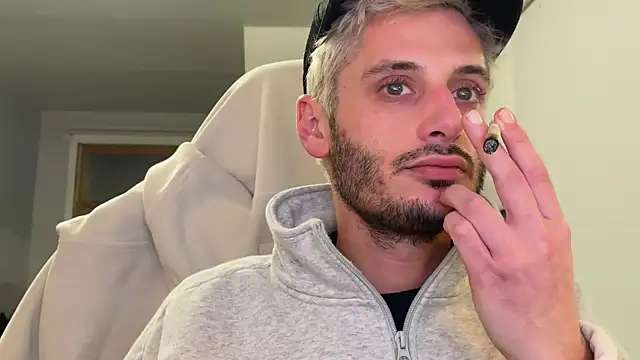 Snapshot of Dylansd chatting on January 11, 2025, 4:16 am Dylansd online show from January 11, 2025, 4:16 am