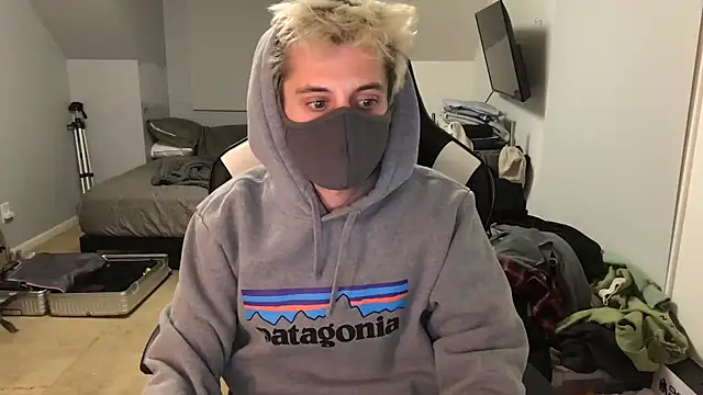 Snapshot of Dylansd chatting on February 23, 2025, 12:19 am Dylansd online show from February 23, 2025, 12:19 am