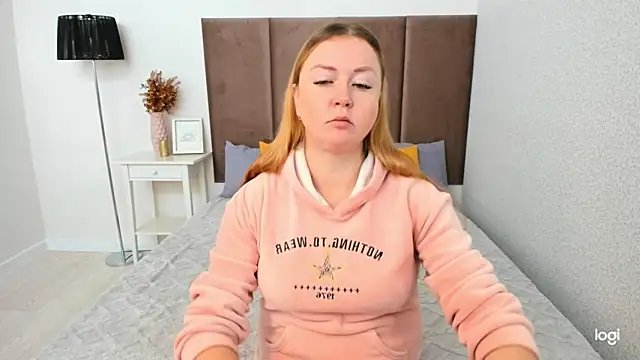 Snapshot of BettyBloom69 chatting on September 30, 2025, 4:39 am BettyBloom69 online show from September 30, 2025, 4:39 am