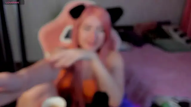 Snapshot of LisaElfy chatting on December 11, 2024, 10:06 pm LisaElfy online show from December 11, 2024, 10:06 pm