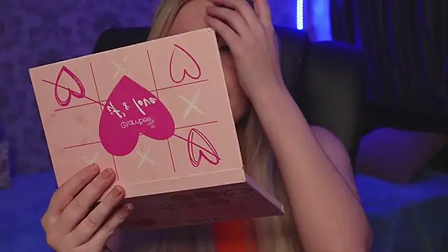 Snapshot of LisaElfy chatting on December 16, 2024, 11:07 pm LisaElfy online show from December 16, 2024, 11:07 pm