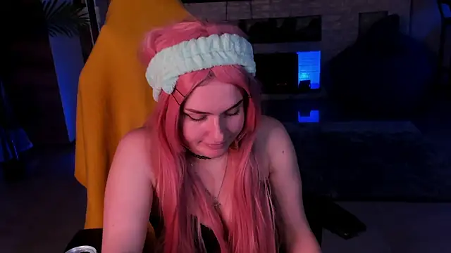 Snapshot of LisaElfy chatting on February 13, 2025, 10:43 pm LisaElfy online show from February 13, 2025, 10:43 pm