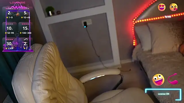 Snapshot of LisaElfy chatting on October 9, 2025, 6:06 pm LisaElfy online show from October 9, 2025, 6:06 pm