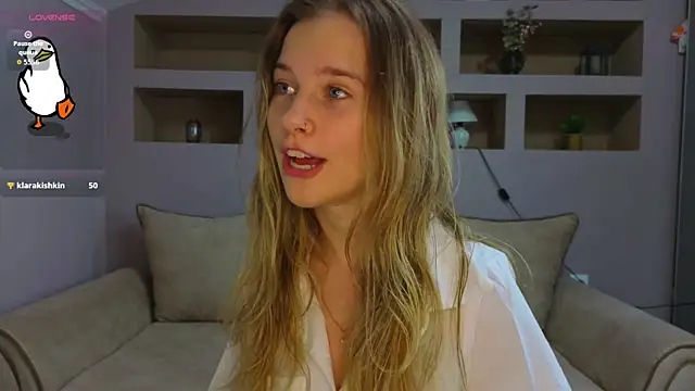 Snapshot of LinaCristonsen chatting on October 30, 2025, 4:08 pm LinaCristonsen online show from October 30, 2025, 4:08 pm