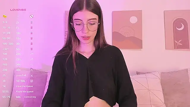 Snapshot of Mia_Heartt chatting on March 18, 2025, 10:15 pm Mia Heartt online show from March 18, 2025, 10:15 pm