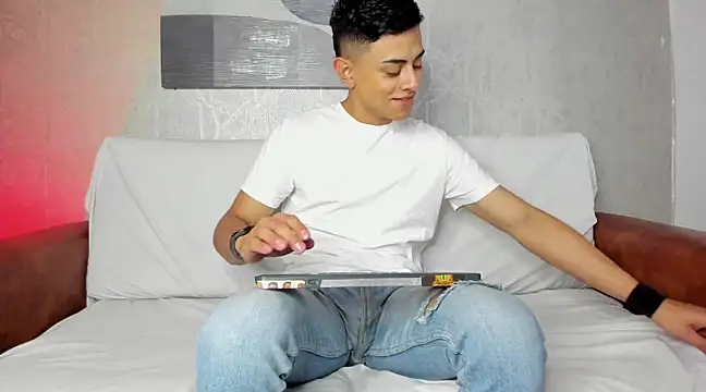 Lucii fer  online show from March 19, 2025, 11:28 am