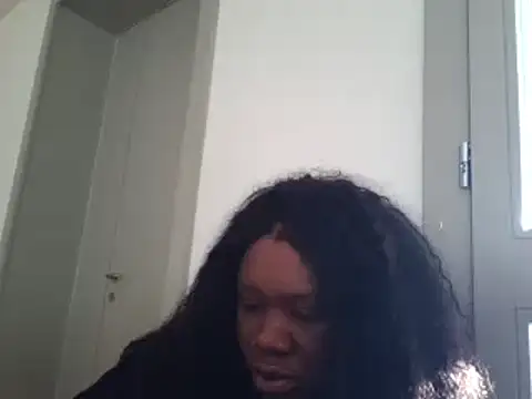 Snapshot of bonbonaumiel chatting on December 6, 2024, 2:17 pm bonbonaumiel online show from December 6, 2024, 2:17 pm