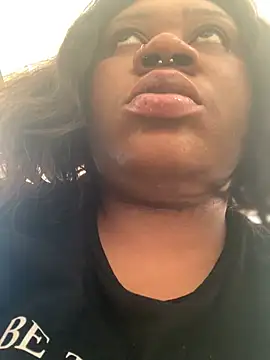 Snapshot of bonbonaumiel chatting on January 1, 2025, 2:09 pm bonbonaumiel online show from January 1, 2025, 2:09 pm