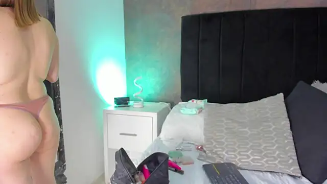 Snapshot of NaxaAndLexi_ chatting on January 18, 2025, 1:40 pm NaxaAndLexi online show from January 18, 2025, 1:40 pm