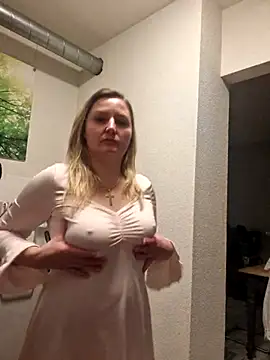 CoupleKitty online show from November 6, 2025, 6:09 pm