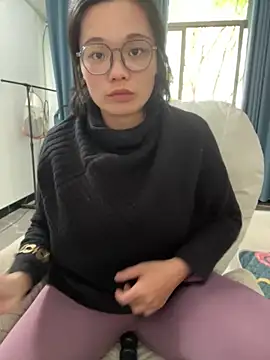 Snapshot of Bella0815 chatting on February 5, 2025, 6:46 am Bella0815 online show from February 5, 2025, 6:46 am