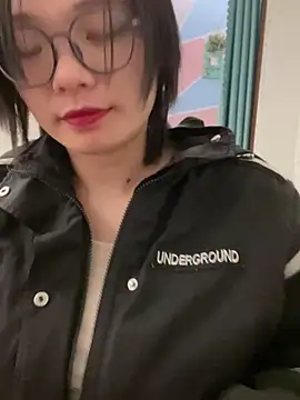 Snapshot of Bella0815 chatting on March 1, 2025, 8:13 am Bella0815 online show from March 1, 2025, 8:13 am