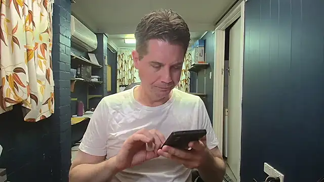 Snapshot of tilobinder chatting on December 14, 2025, 11:59 am tilobinder online show from December 14, 2025, 11:59 am