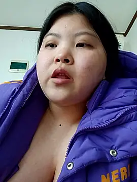 Snapshot of hello098712 chatting on November 27, 2025, 1:35 pm hello098712 online show from November 27, 2025, 1:35 pm