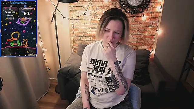 Snapshot of Ozalin_Green chatting on March 2, 2025, 9:42 am Ozalin Green online show from March 2, 2025, 9:42 am