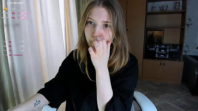 Snapshot of princessaalicc chatting on November 22, 2025, 7:51 am princessaalicc online show from November 22, 2025, 7:51 am