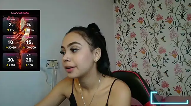 Snapshot of lucia_brown chatting on December 22, 2024, 12:16 pm lucia brown online show from December 22, 2024, 12:16 pm