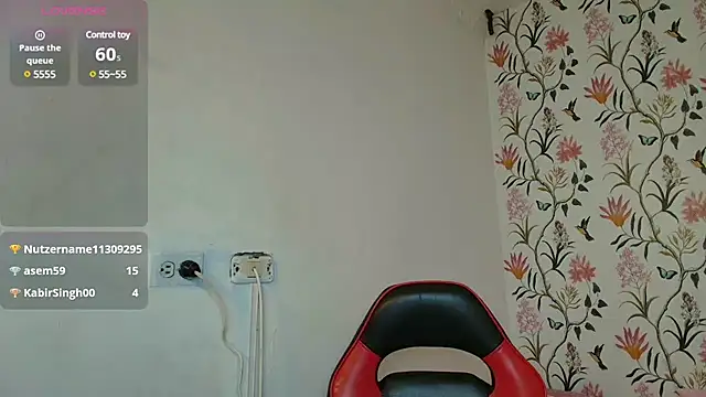 Snapshot of lucia_brown chatting on January 13, 2025, 2:21 pm lucia brown online show from January 13, 2025, 2:21 pm