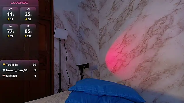 Snapshot of lucia_brown chatting on February 6, 2025, 9:06 pm lucia brown online show from February 6, 2025, 9:06 pm