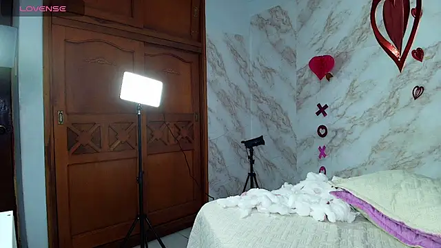 Snapshot of lucia_brown chatting on February 14, 2025, 8:26 pm lucia brown online show from February 14, 2025, 8:26 pm