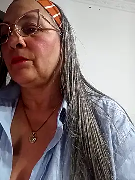 Snapshot of miisevvie_ chatting on March 20, 2025, 9:04 am miisevvie online show from March 20, 2025, 9:04 am