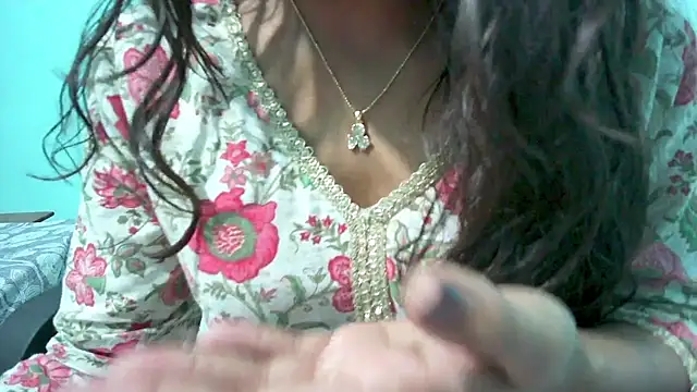 Only hunny online show from March 3, 2025, 8:43 pm