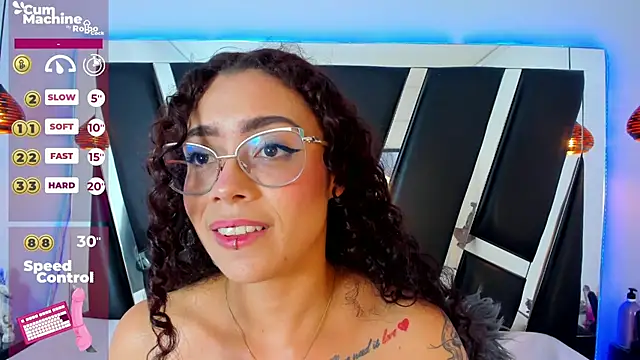 Snapshot of antonelllepiercee chatting on February 20, 2025, 2:02 pm antonelllepiercee online show from February 20, 2025, 2:02 pm