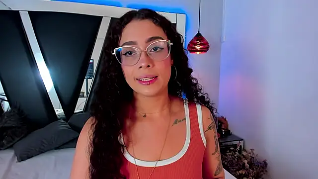 Snapshot of antonelllepiercee chatting on March 17, 2025, 11:42 am antonelllepiercee online show from March 17, 2025, 11:42 am