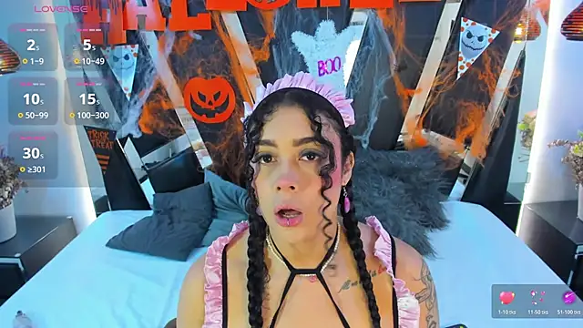 Snapshot of antonelllepiercee chatting on October 22, 2025, 11:32 am antonelllepiercee online show from October 22, 2025, 11:32 am