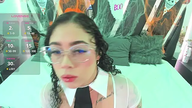 Snapshot of antonelllepiercee chatting on October 28, 2025, 11:36 am antonelllepiercee online show from October 28, 2025, 11:36 am