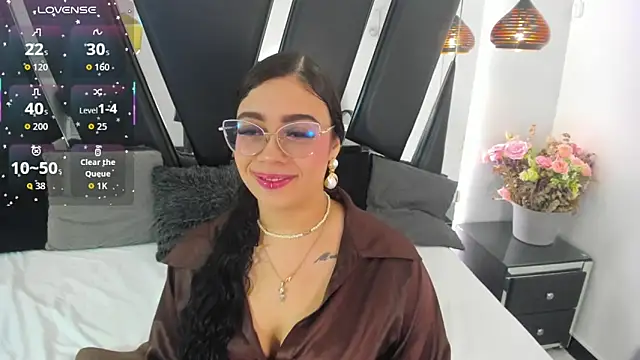 Snapshot of antonelllepiercee chatting on November 28, 2025, 11:24 am antonelllepiercee online show from November 28, 2025, 11:24 am