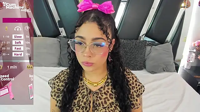 Snapshot of antonelllepiercee chatting on December 2, 2025, 11:15 am antonelllepiercee online show from December 2, 2025, 11:15 am