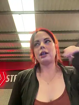 livelovelanaUk online show from January 8, 2025, 1:20 pm