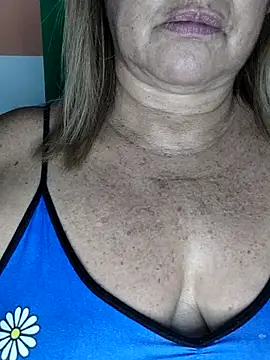 Kasandra Ho online show from October 1, 2025, 2:28 am