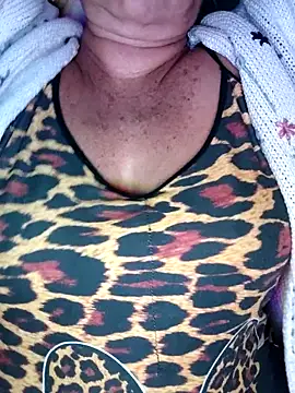 Kasandra Ho online show from December 1, 2025, 8:41 am