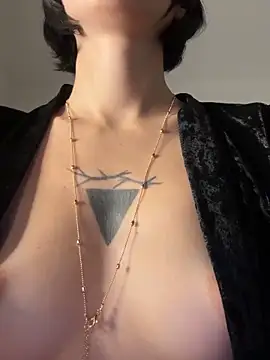 Snapshot of kikidoll chatting on November 26, 2025, 12:11 am kikidoll online show from November 26, 2025, 12:11 am