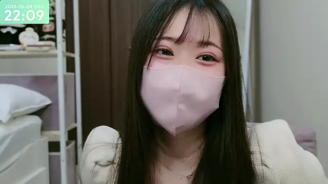 Snapshot of -SHIZUKU- chatting on October 9, 2025, 1:09 pm -SHIZUKU- online show from October 9, 2025, 1:09 pm