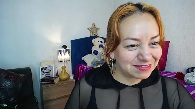 Snapshot of Delilah_Belmont chatting on December 8, 2024, 5:33 pm Delilah Belmont online show from December 8, 2024, 5:33 pm