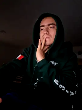 dragon1006 online show from February 10, 2025, 4:08 am