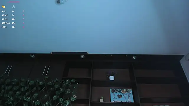 Snapshot of Lea_velle chatting on February 21, 2025, 2:06 am Lea velle online show from February 21, 2025, 2:06 am