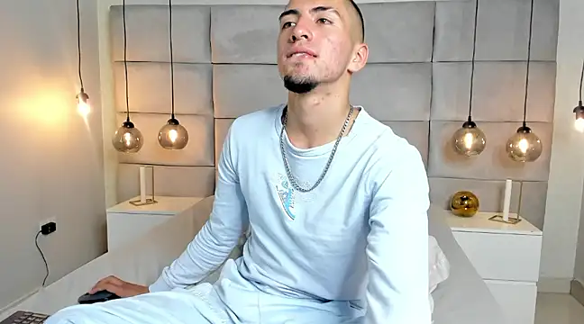 Snapshot of King_Dante_ chatting on December 9, 2024, 11:03 pm King Dante online show from December 9, 2024, 11:03 pm