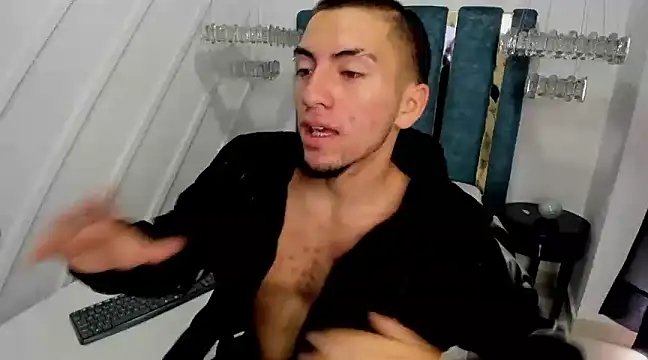 Snapshot of King_Dante_ chatting on January 21, 2025, 8:00 pm King Dante online show from January 21, 2025, 8:00 pm